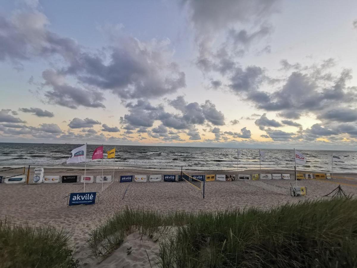 Melnrage Beach Cozy Apartments & Terrace - Pine View Sea Entry Klaipeda Bagian luar foto